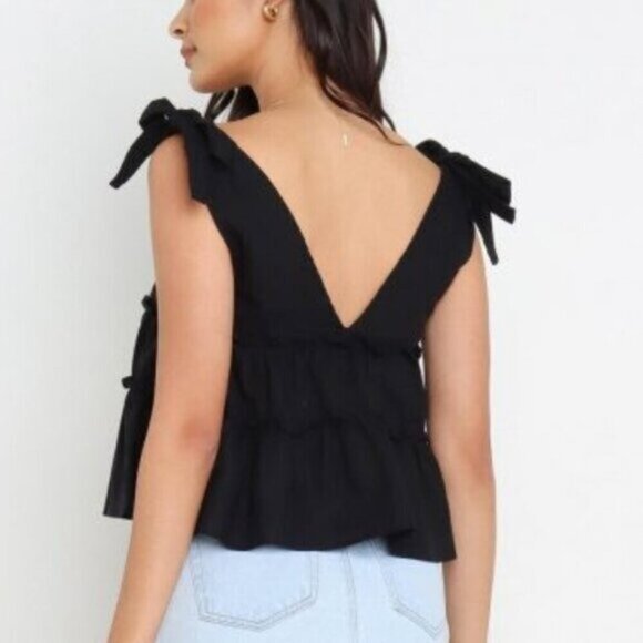 NWT Petal & Pup V Neck Cropped Tie Straps Women Top Erenda, Black, size 4 - Picture 3 of 8